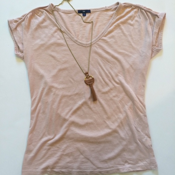 GAP Tops - Gap Blush V-Neck T-Shirt Size S